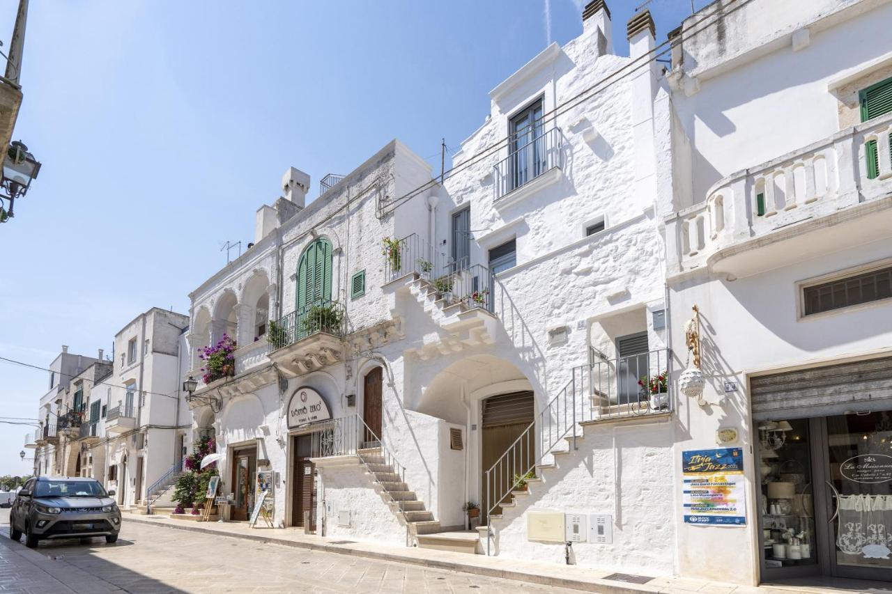 Suite La Scala Del Borgo Cisternino Exterior photo