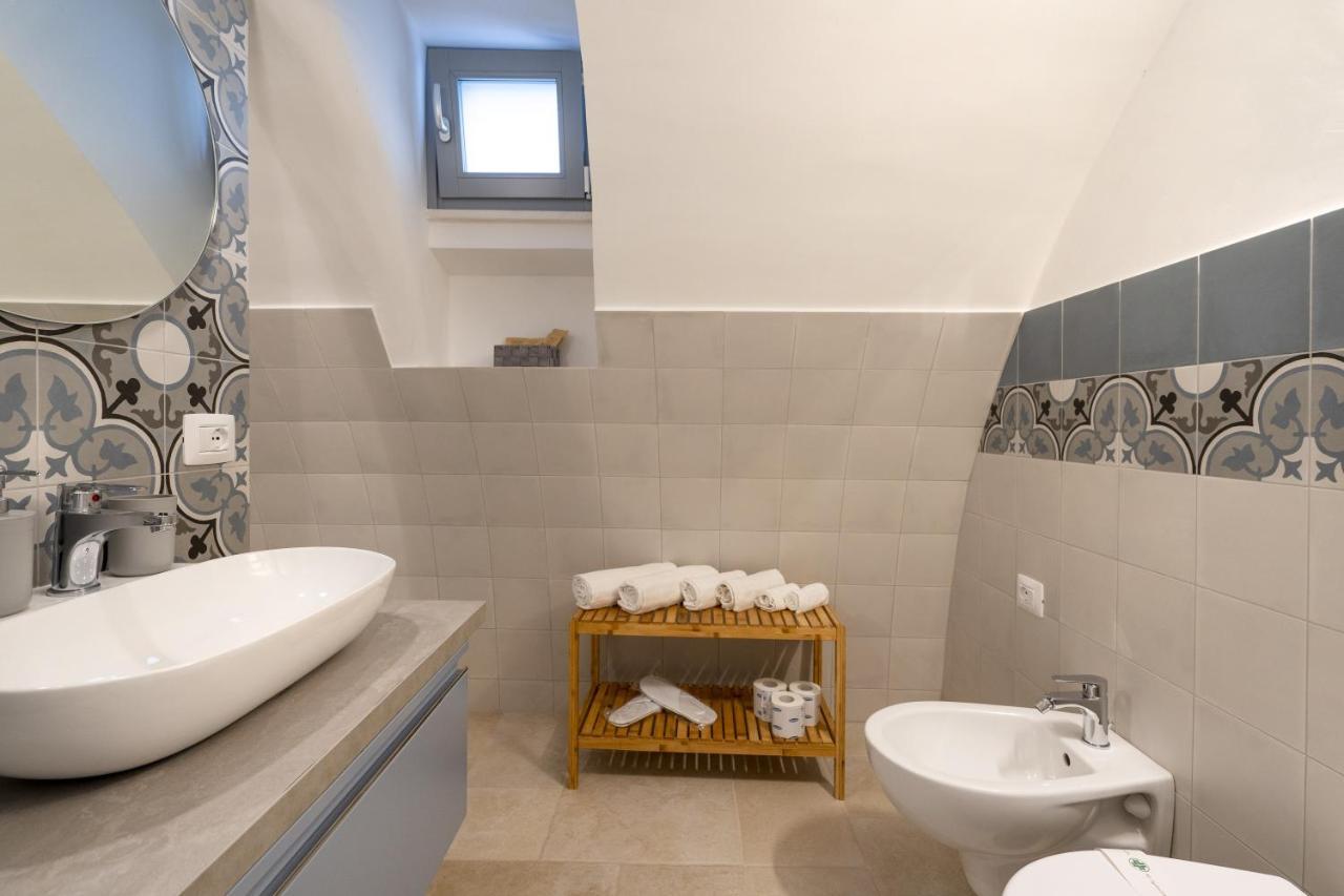 Suite La Scala Del Borgo Cisternino Exterior photo