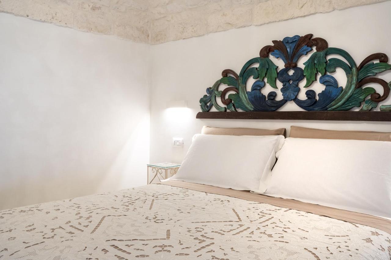 Suite La Scala Del Borgo Cisternino Exterior photo