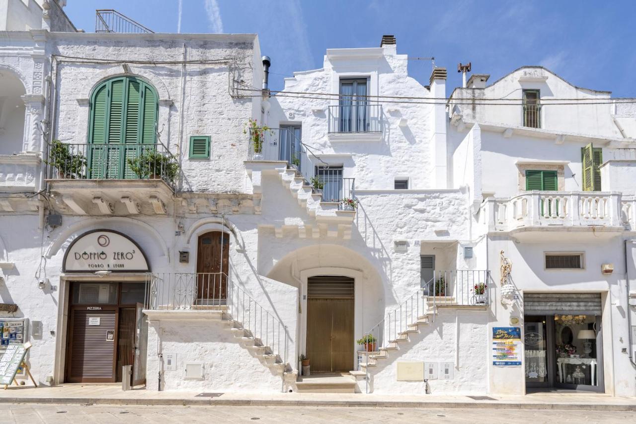 Suite La Scala Del Borgo Cisternino Exterior photo